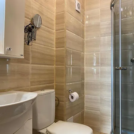 Summerland Apartament *