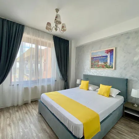 Summerland Apartament *